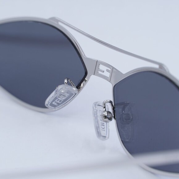 ?️ New Fendi FE40114U-Y 16C Sunglasses - Palladium with  Palladium Chain Frame main image 12